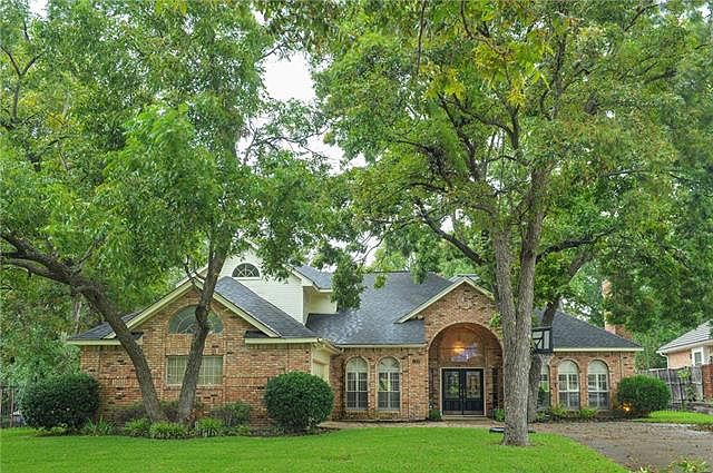 1st image of 1109 Laon Ln