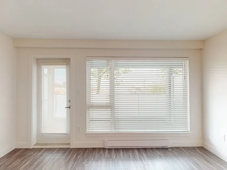 2215 Hastings St E — Photo 10