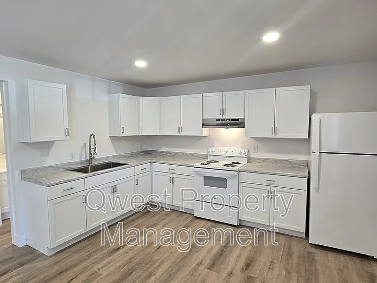 8528 Valley Rd NW #11 — Photo 1