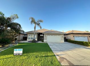 2716 Silver Shore Ln, Bakersfield, CA 93313