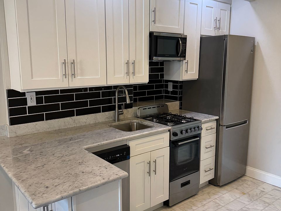 1st image of 250 W 100th St #517
