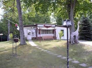51 E Millerton Rd, Scottville, MI 49454