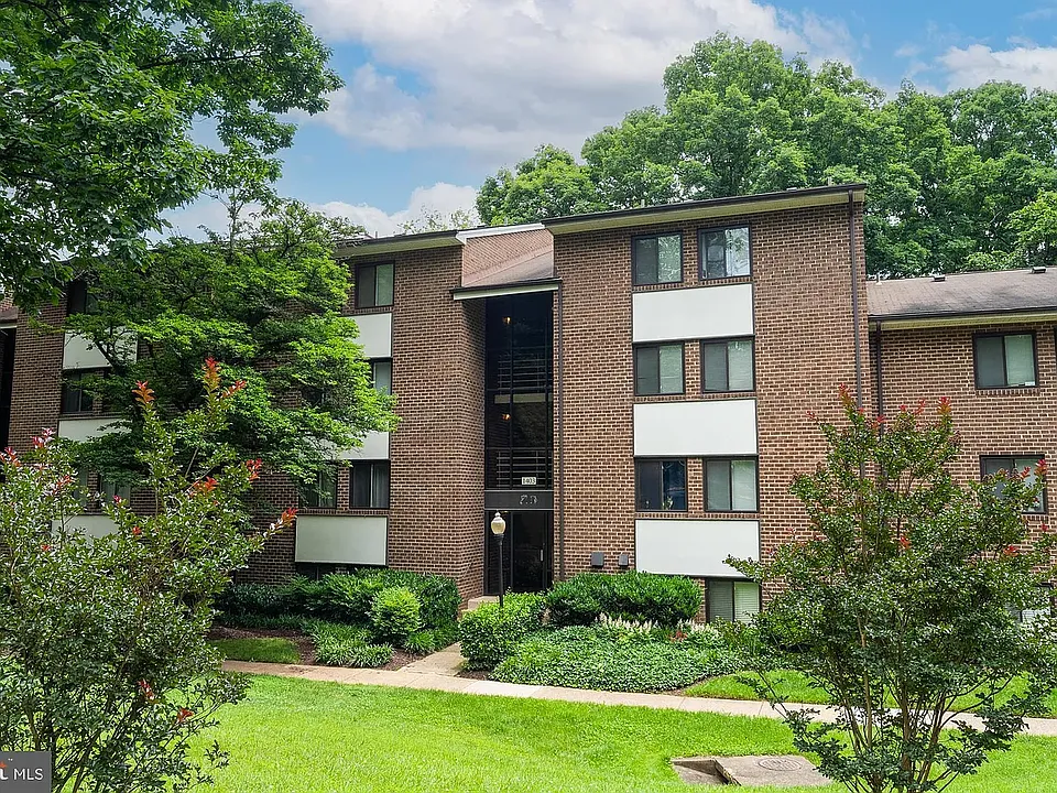 1403 Northgate Sq #1B