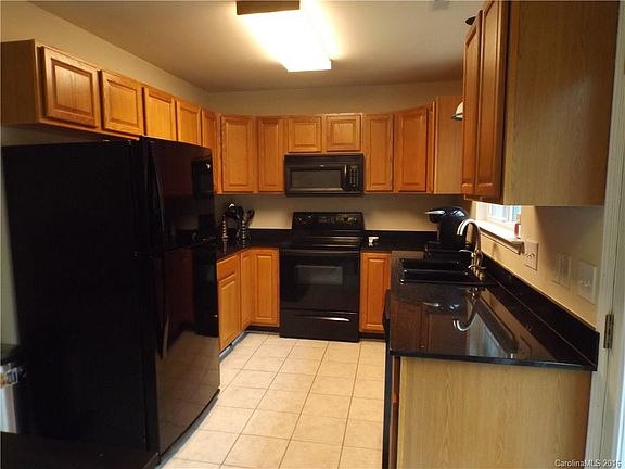2nd image of 3319 Westridge Ln
