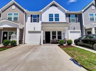 352 Trevally Ct, Southport, NC 28461
