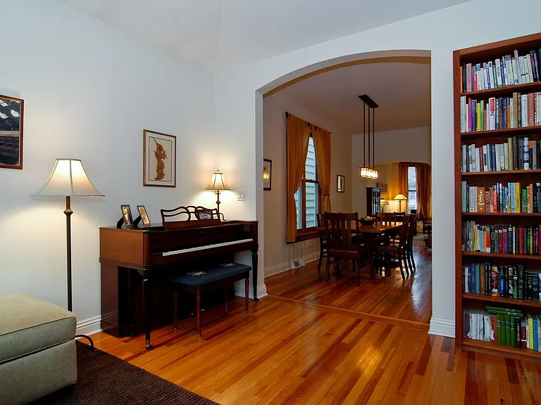 2252 W Cullom Ave — Photo 7
