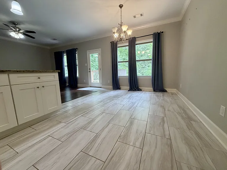 4512 Western Woods Dr — Photo 6