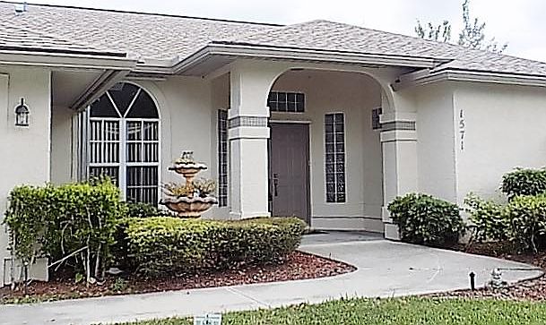 1st image of 1571 SE Airoso Boulevard