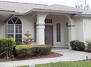 1571 SE Airoso Blvd, Pt Saint Lucie, FL 34953