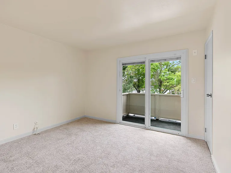 3400 Baxter Avenue — Photo 12