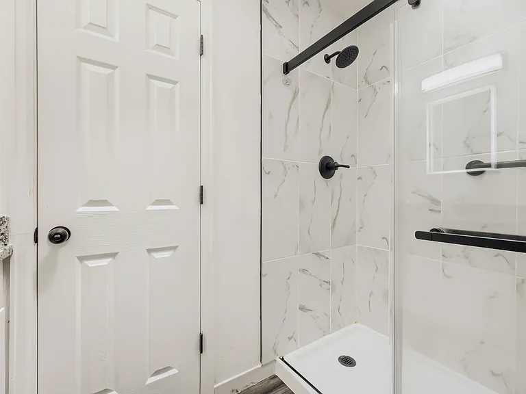 1190 Poplar Ave — Photo 21