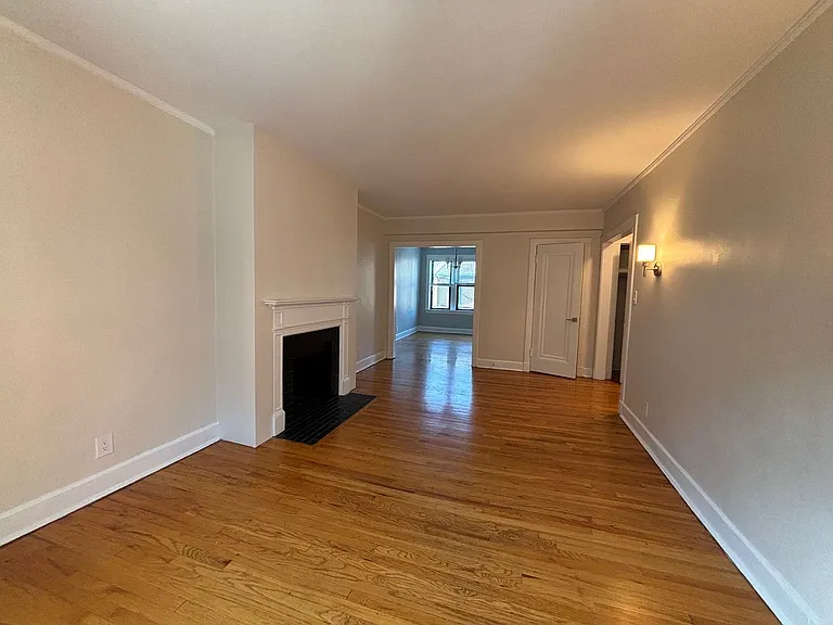 800-810 Michigan — Photo 17