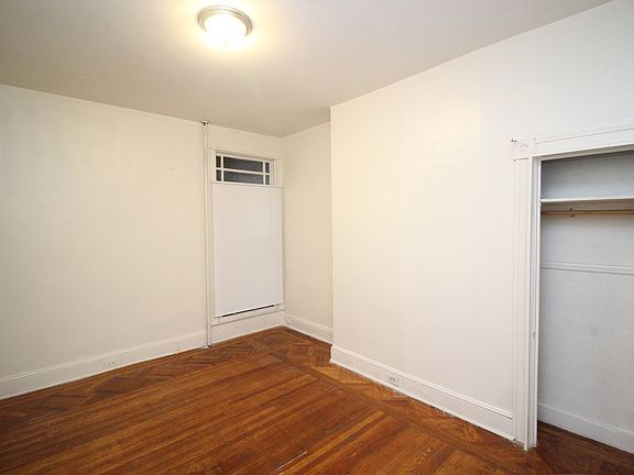 3rd image of 2842 Saint Paul St APT 1R
