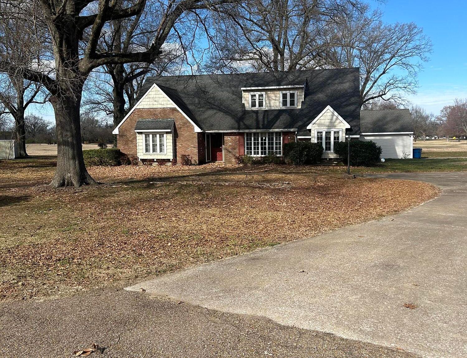 141 McGuire Cv