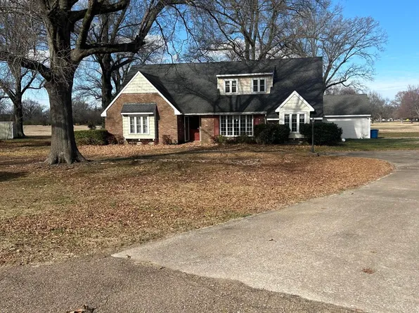 141 McGuire Cv, Clarksdale, MS 38614