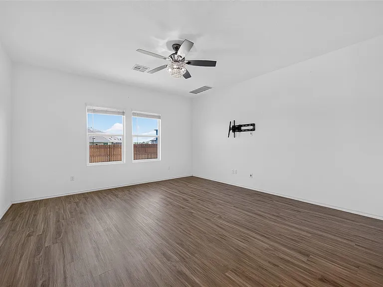 1600 Cobblecrest Ln — Photo 10