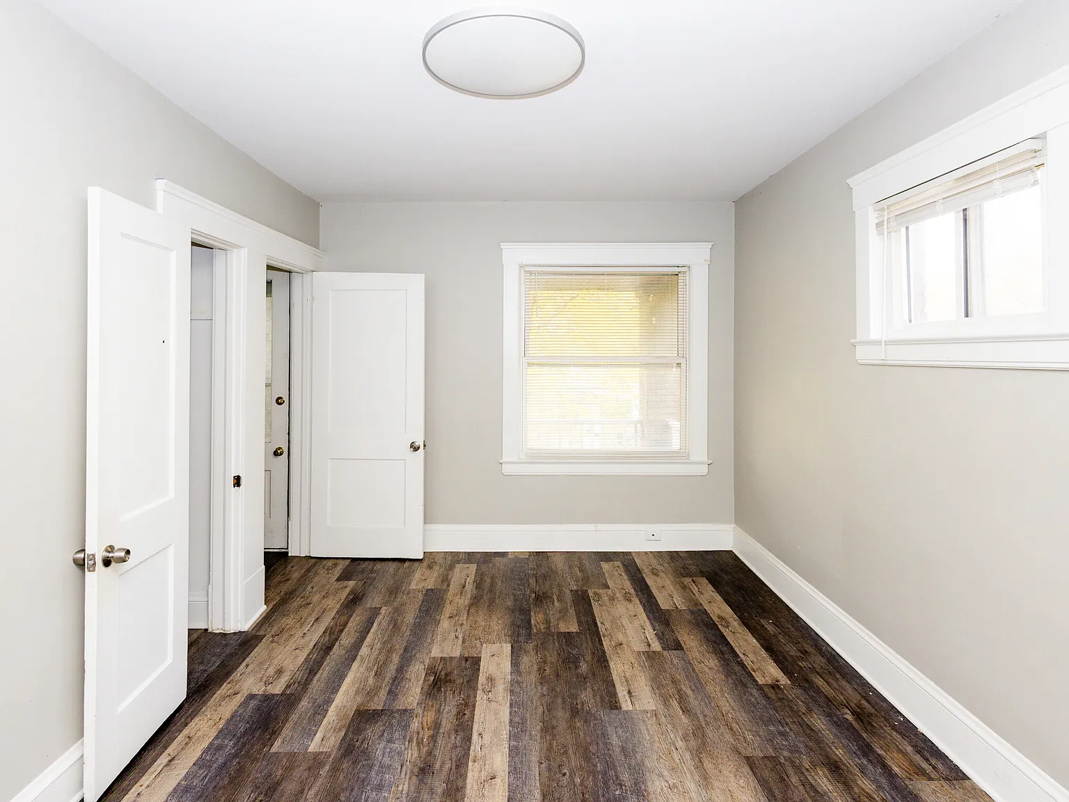 2 bed, 1250 sqft, $1,300 — Photo 2