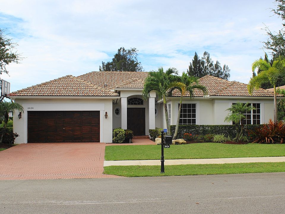 1st image of 8424 S Lake Forest Dr