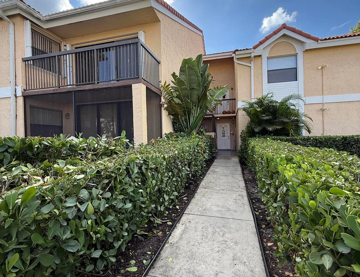 1 bed, 1.0 bath, 784 sqft, $1,825 — Photo 1