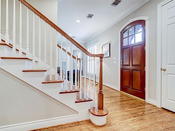 4th image of 20 Annapolis Ct