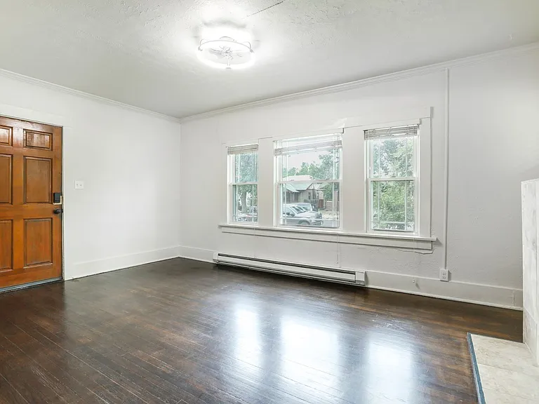 848-852 S Logan St. — Photo 37