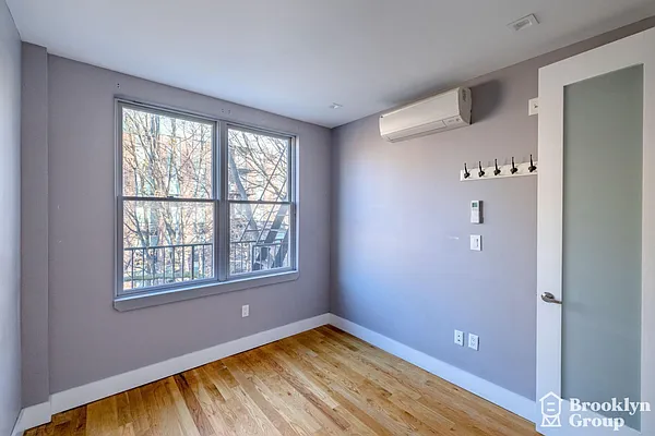 Rented by Brooklyn Group | media 10