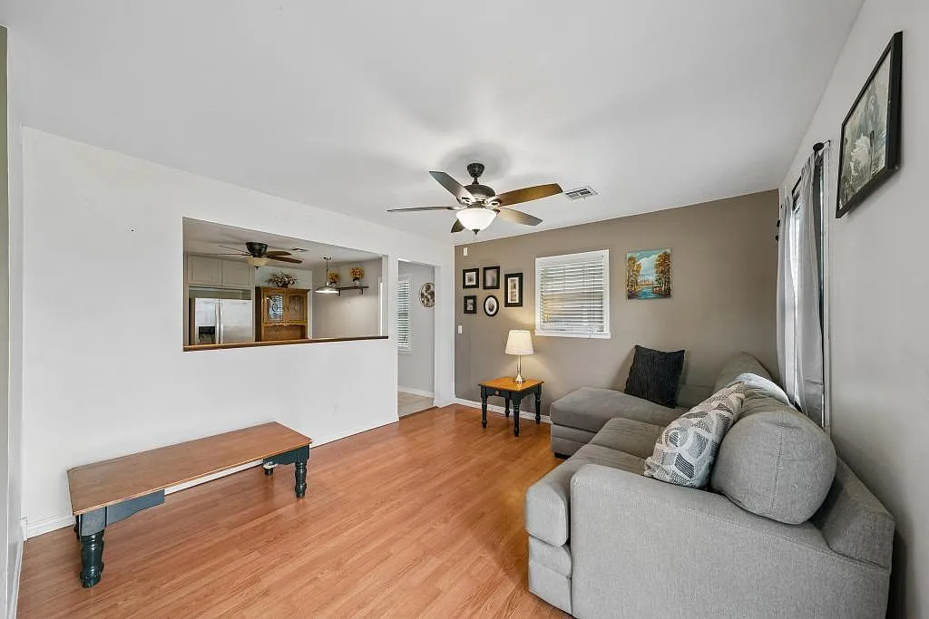 521 S Normal Ave — Photo 3