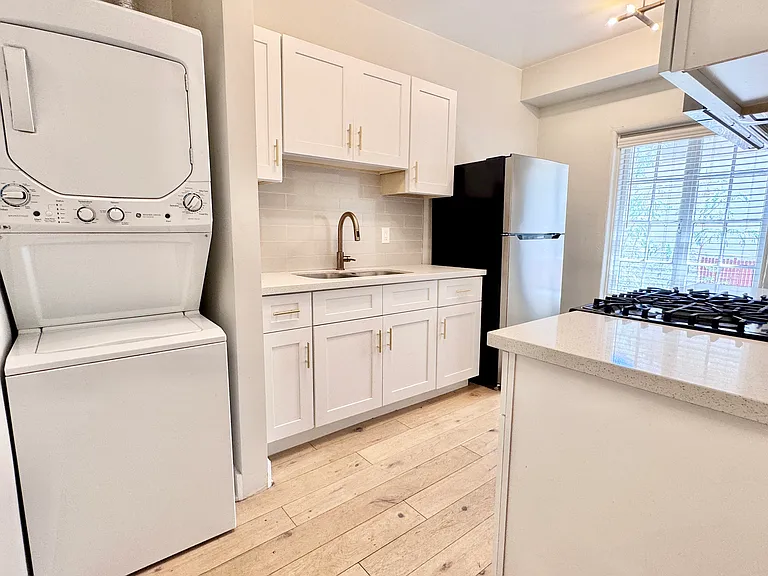 342 W Willetta St #1 — Photo 14