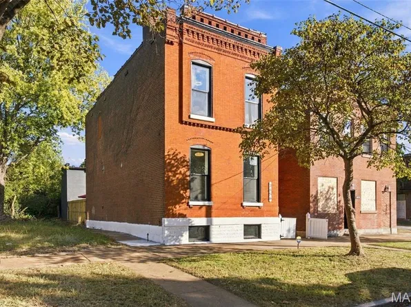 3656 Salena St, Saint Louis, MO 63118