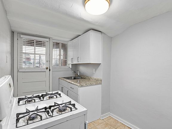 4th image of 5816 Lindenwood Ave #5828
