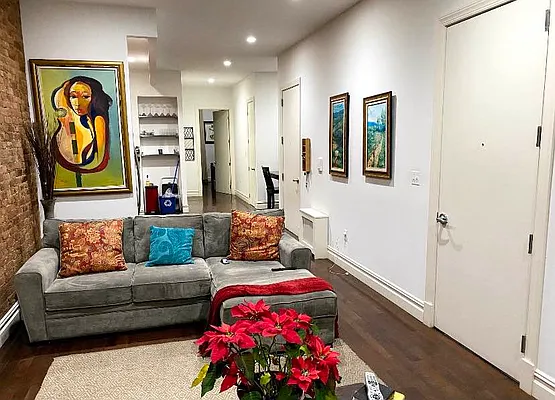 Rented by Voro New York | media 13