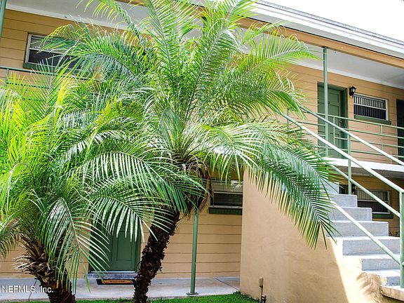 2nd image of 2775 Herschel St APT 14