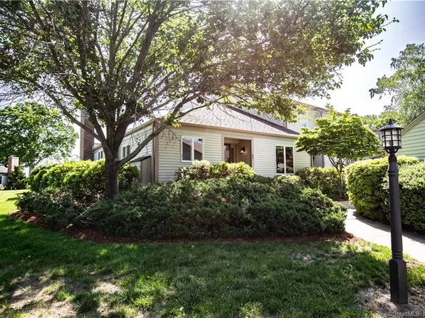 100 Dudley Avenue #D16, Old Saybrook, CT 06475