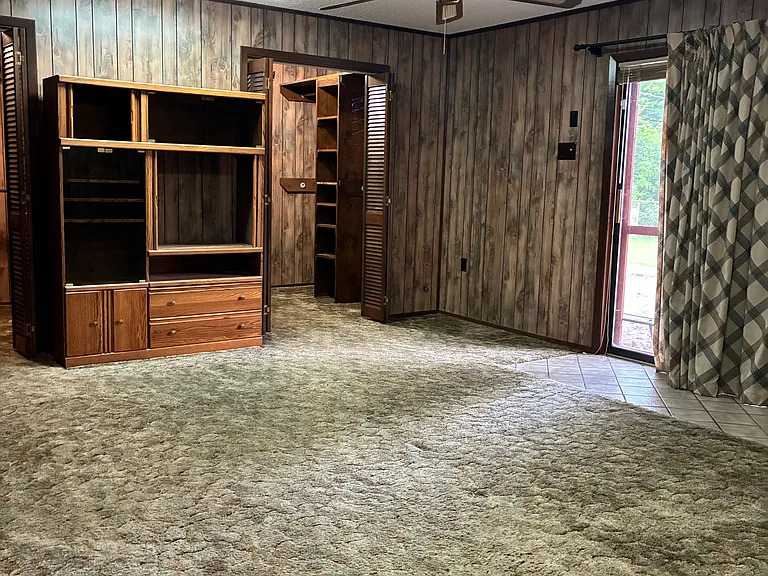 127 Rosewood St — Photo 3