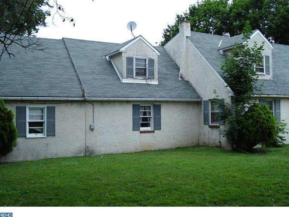 2nd image of 290A James Dr