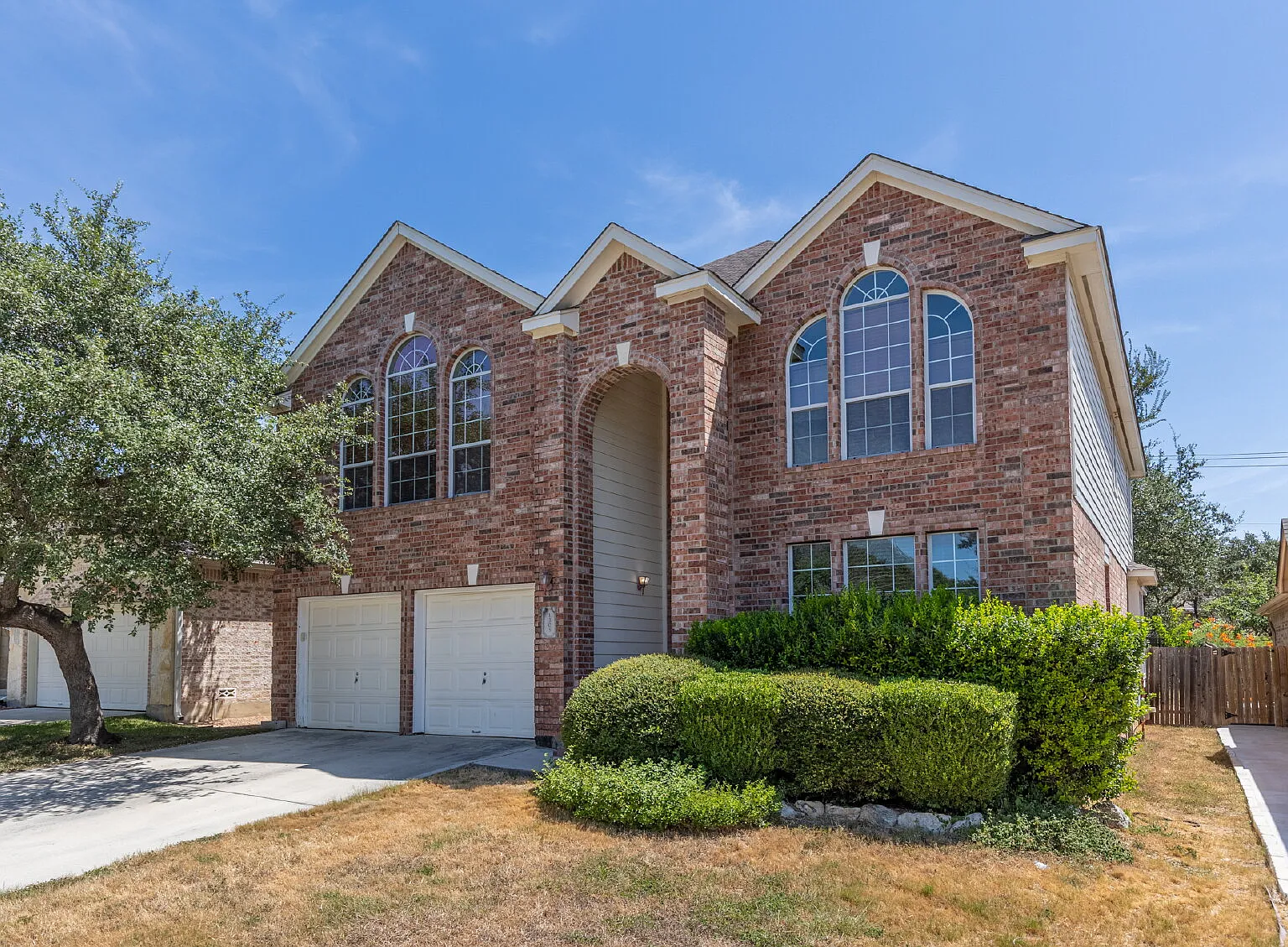 5 bed, 3.0 bath, 3080 sqft, $2,850 — Photo 2