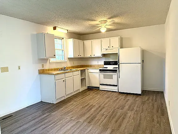 61 E Caldwell St #A — Photo 2