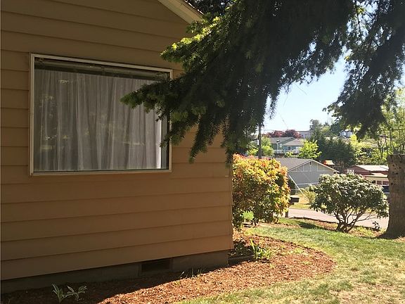 2nd image of 2983 38th Ave NE