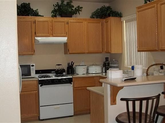 3rd image of 15482 Venice Ln