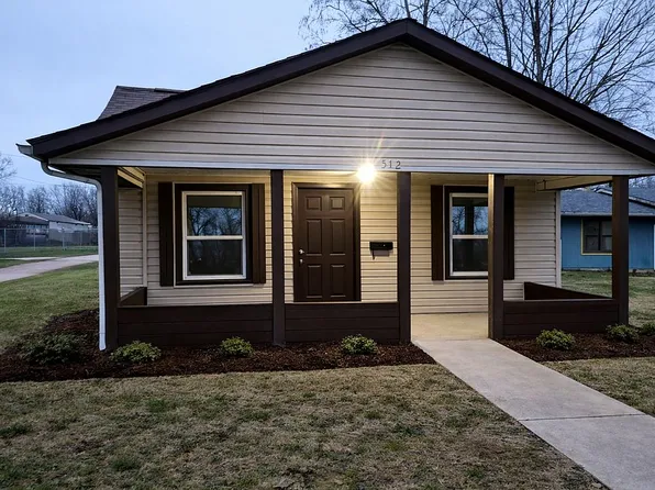 512 Home Dr, Saint James, MO 65559
