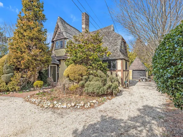 29 Orowoc Drive, Islip, NY 11751