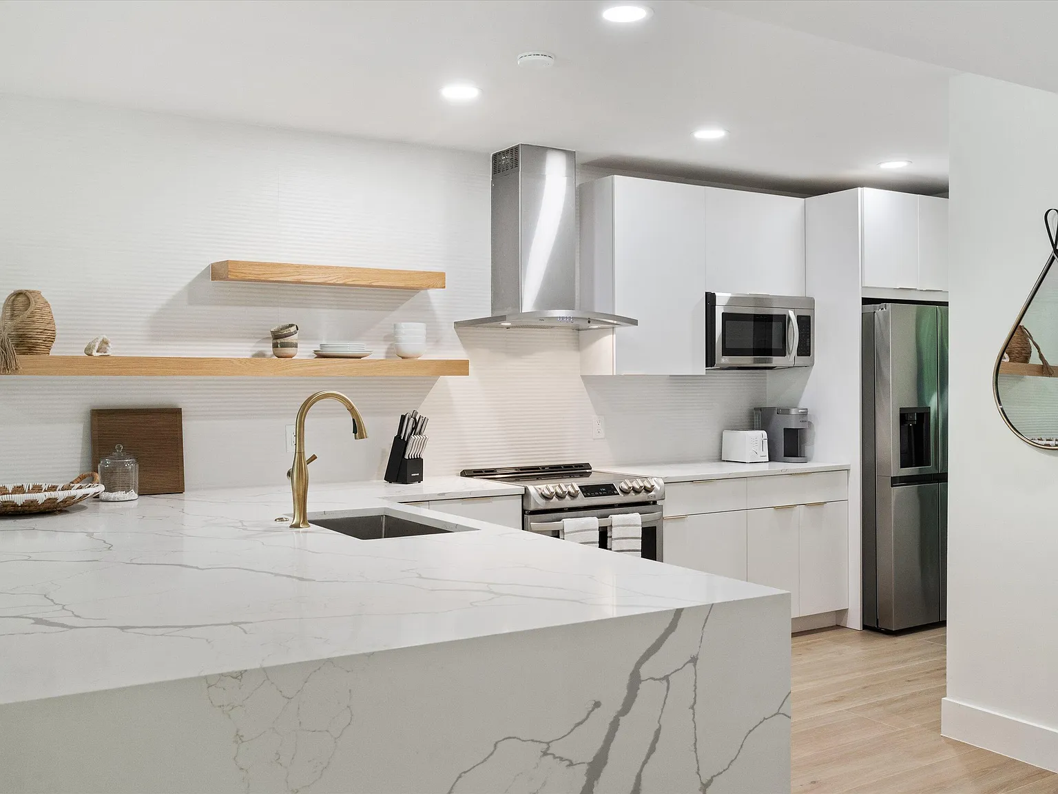 3 bed, 3.0 bath, 1800 sqft, $15,000 — Photo 4