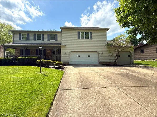 5520 Sharon Dr, Youngstown, OH 44512
