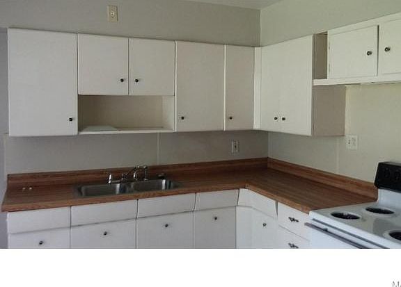 4th image of 9501 Guthrie Ave