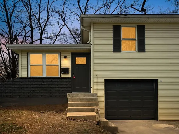 807 S Grant Ter, Olathe, KS 66061