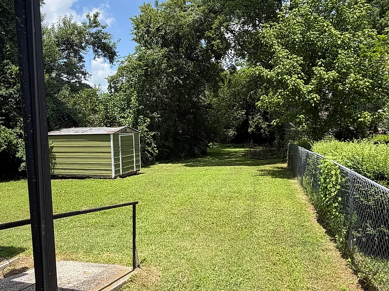 2714 Jenkins St — Photo 3