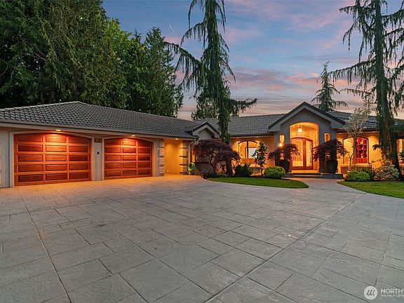 4th image of 19314 94th Avenue W