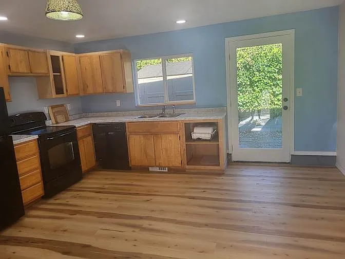 1134 S National Ave — Photo 2