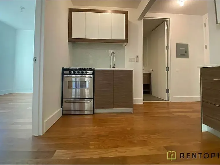 106 Meserole St #203B — Photo 5