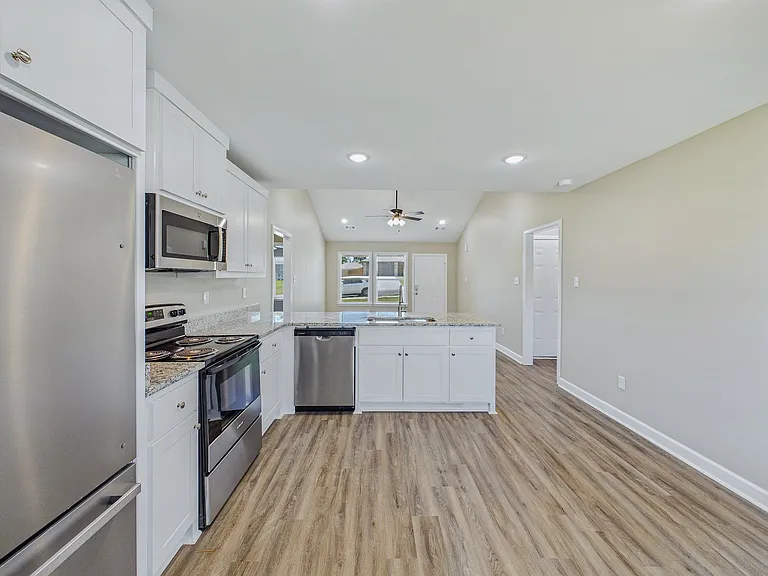 804 Pine Tree Rd — Photo 8